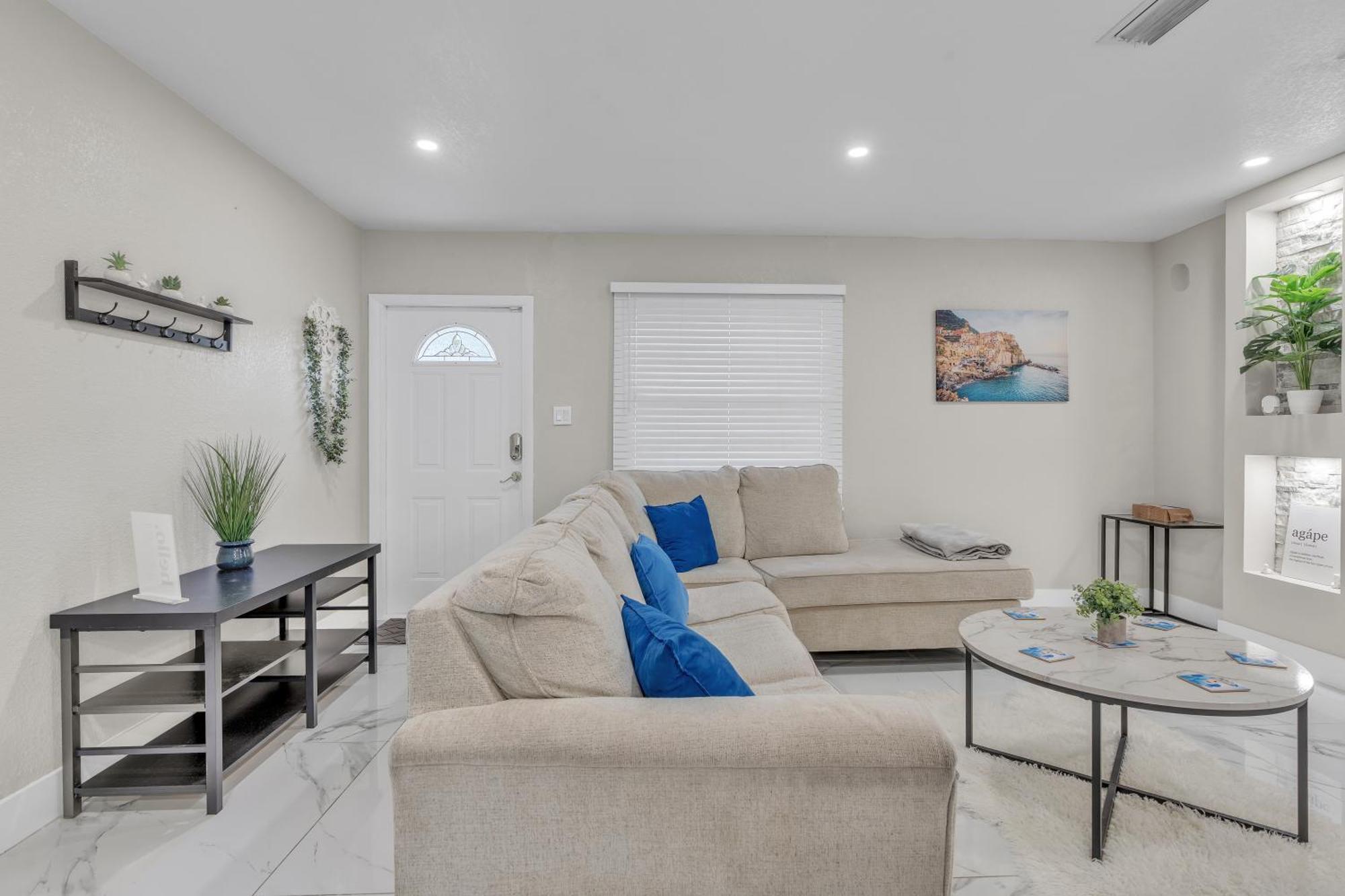Stunning Modern Home In Tampa With Pool - Just 5 Minutes From Airport! Esterno foto