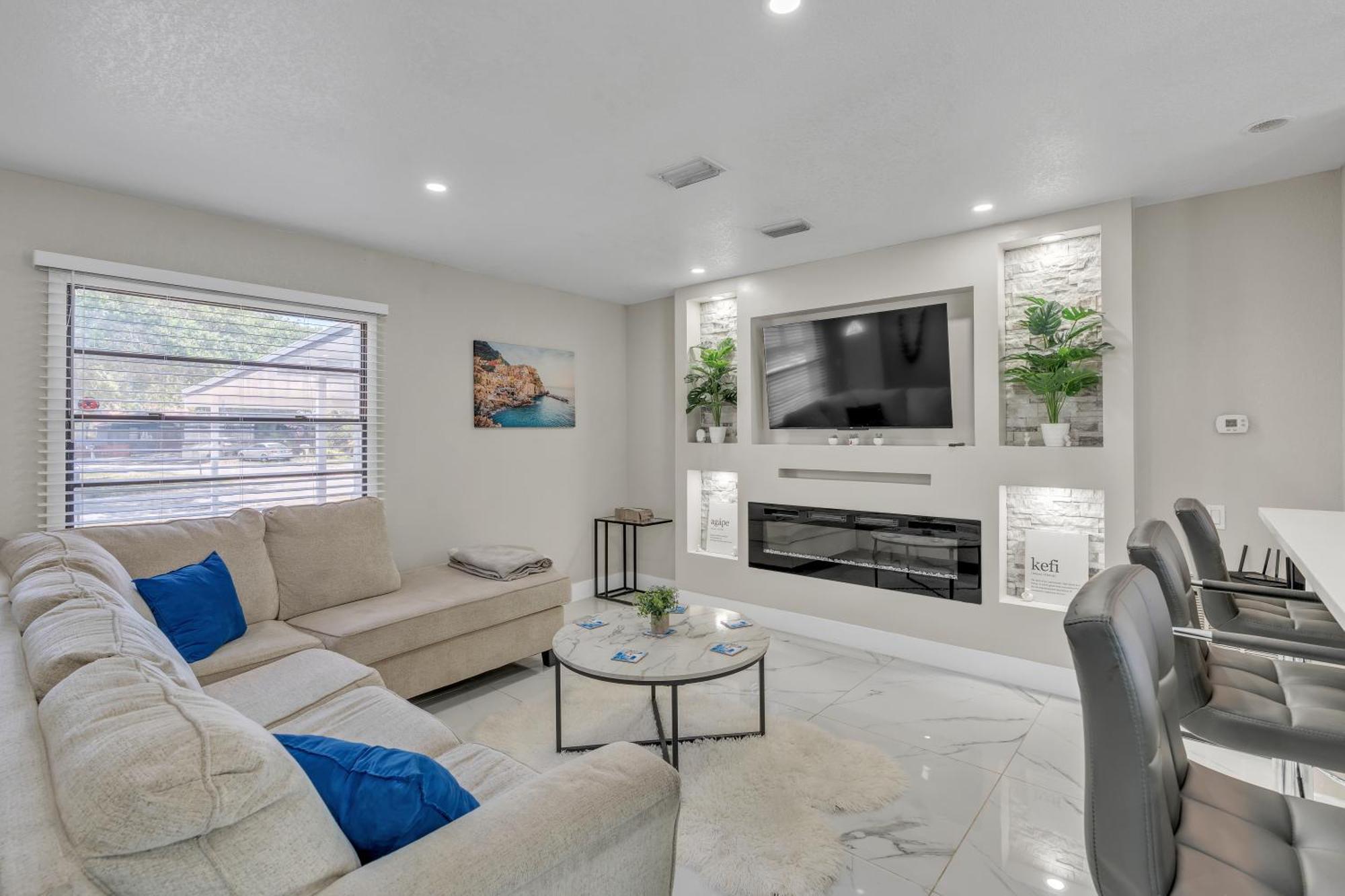 Stunning Modern Home In Tampa With Pool - Just 5 Minutes From Airport! Esterno foto