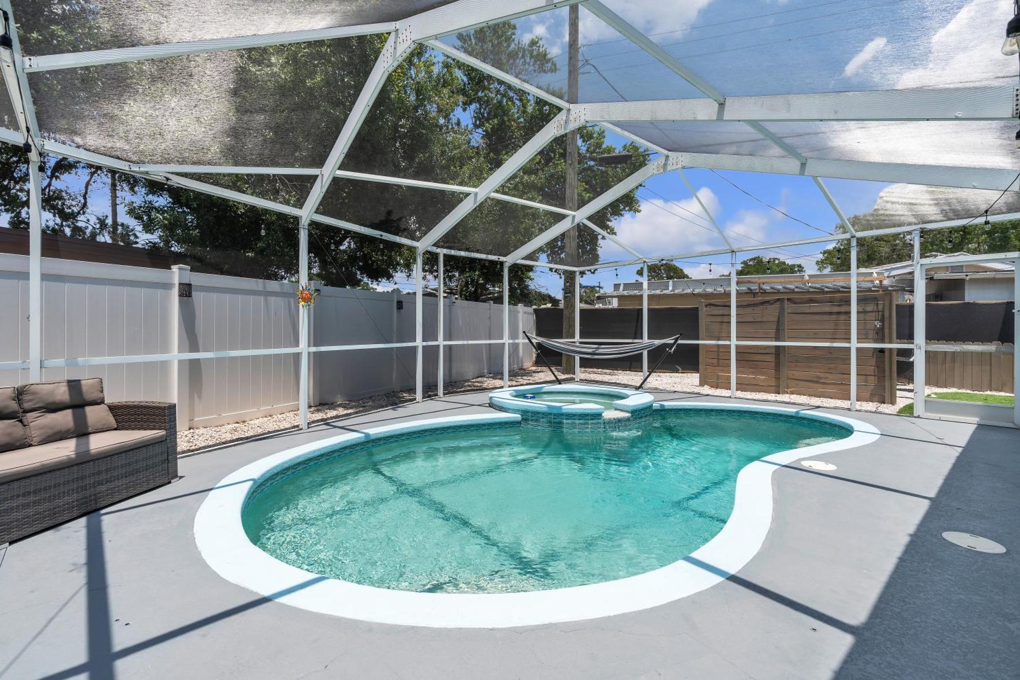 Stunning Modern Home In Tampa With Pool - Just 5 Minutes From Airport! Esterno foto